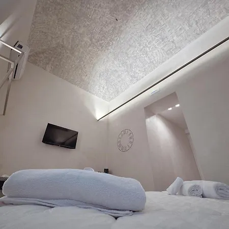 Corona Suite 4*